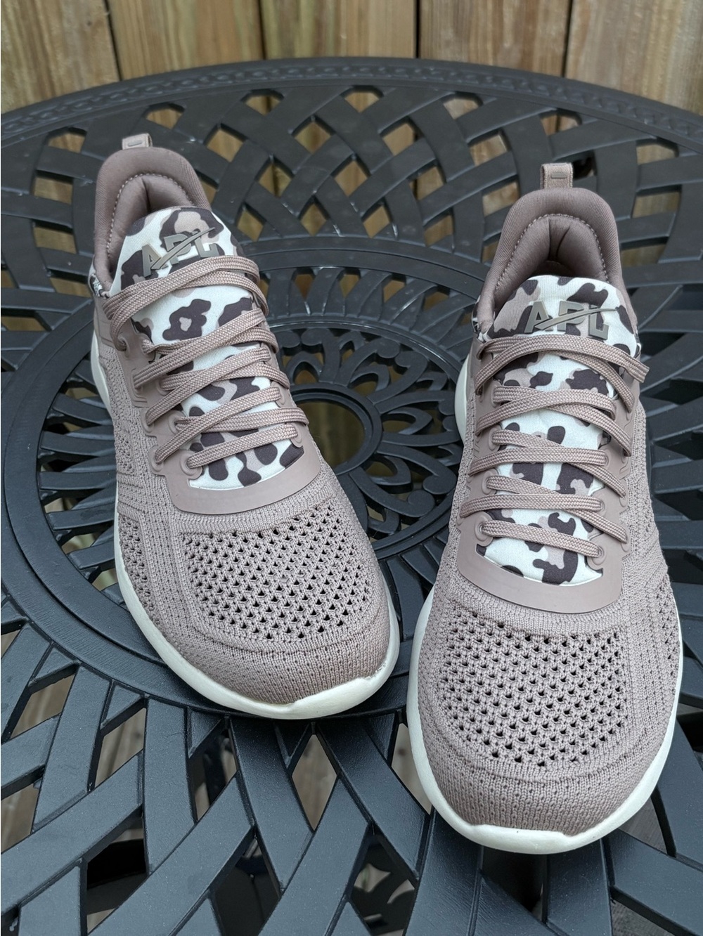 APL TechLoom Tracer W Sneakers 8.5 Taupe Leopard Print